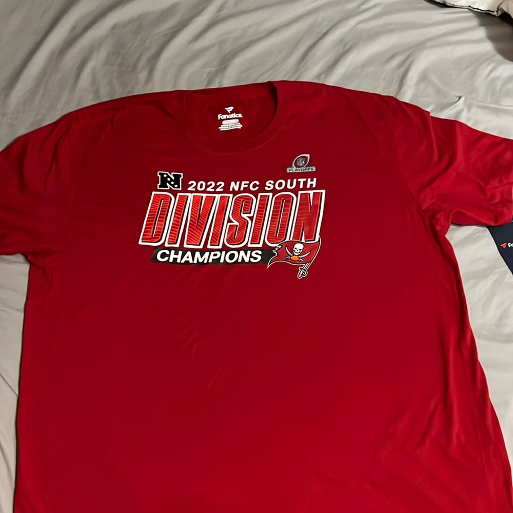 Tampa Bay Buccaneers, Red Short Sleeve, 2XL, Brand New with tags